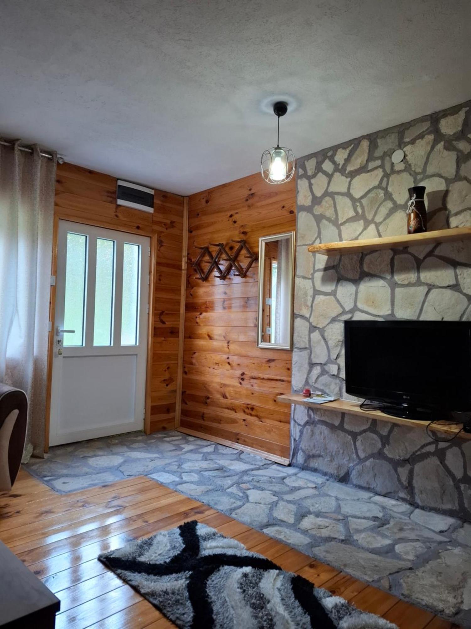 Djole I Nika Žabljak